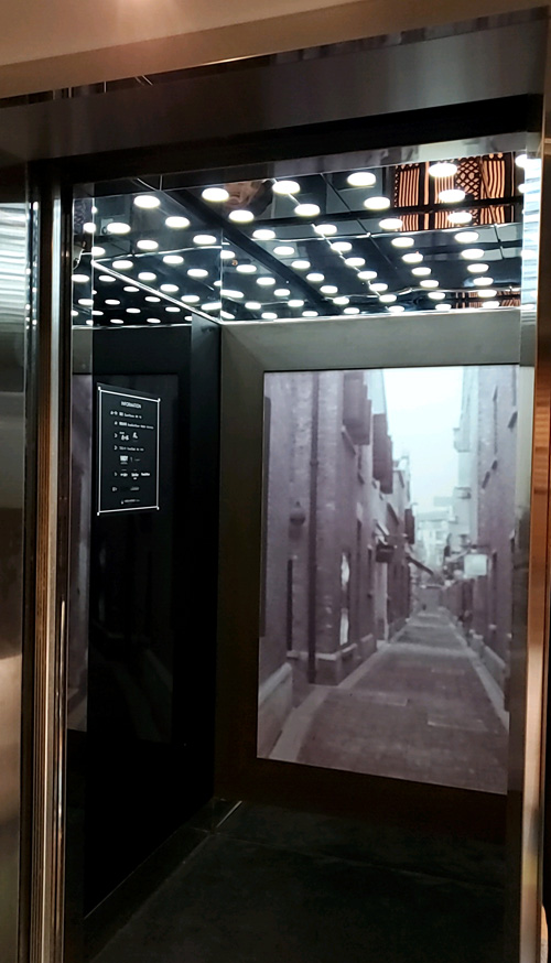 ホテルマイステイズプレミア堂島エレベーター中