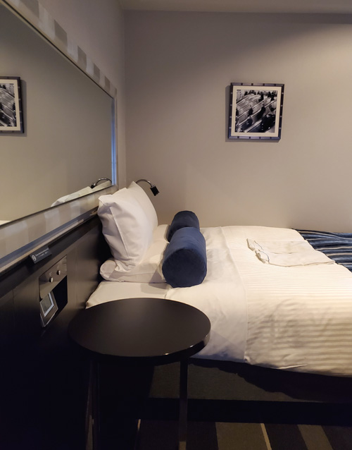 ホテルマイステイズプレミア堂島サイドテーブル