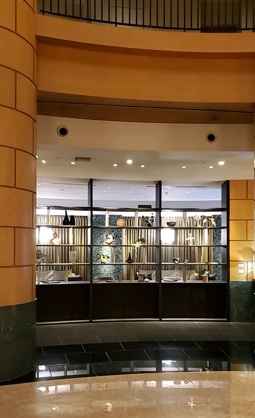 the_basics_FUKUOKAロビー1